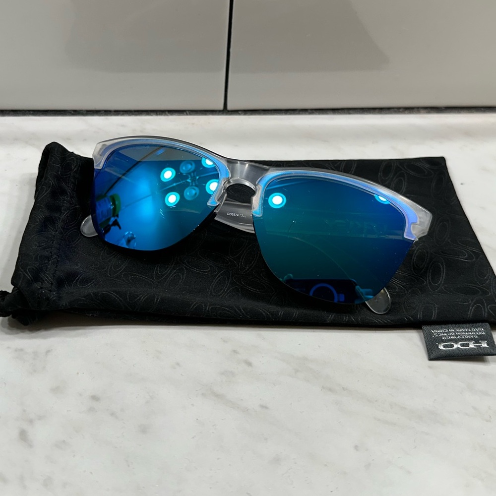Women’s Oakley Sunglasses